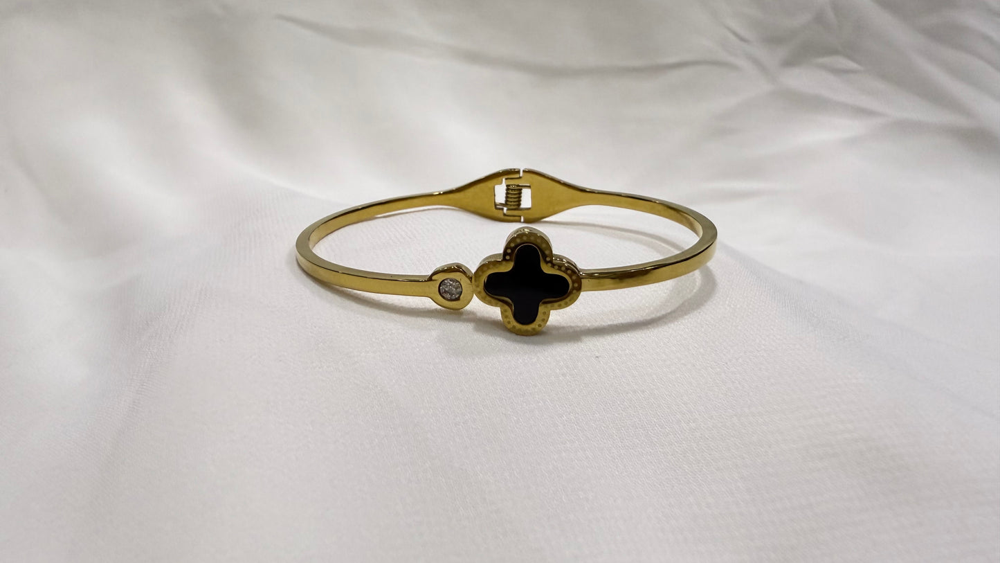Minimal Black Clover Bangle